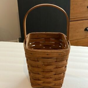 Vintage 1987 square Longaberger basket.